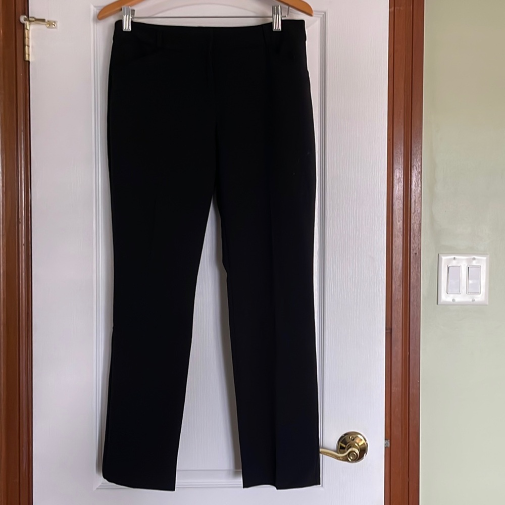 Reitmans Black Straight Leg Pants with Classic Style